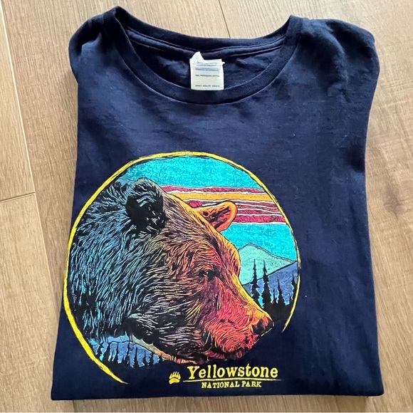Delta Pro Weight Tops - Yellowstone National Park Navy Blue TShirt Unisex L Bear Graphic Cotton Wildlife